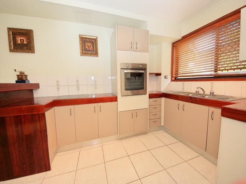 4/7 Christina Court, Mermaid Waters QLD 4218