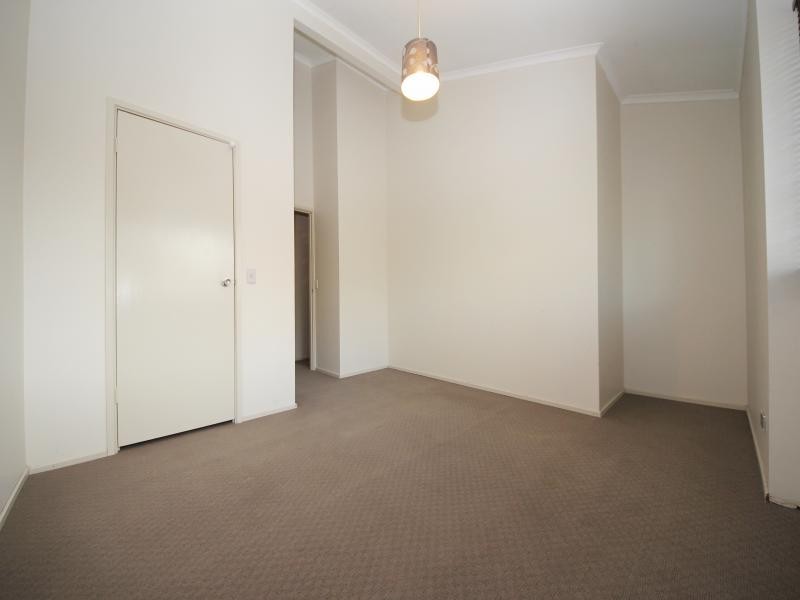 4/7 Christina Court, Mermaid Waters QLD 4218