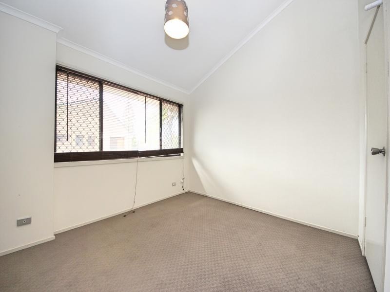 4/7 Christina Court, Mermaid Waters QLD 4218