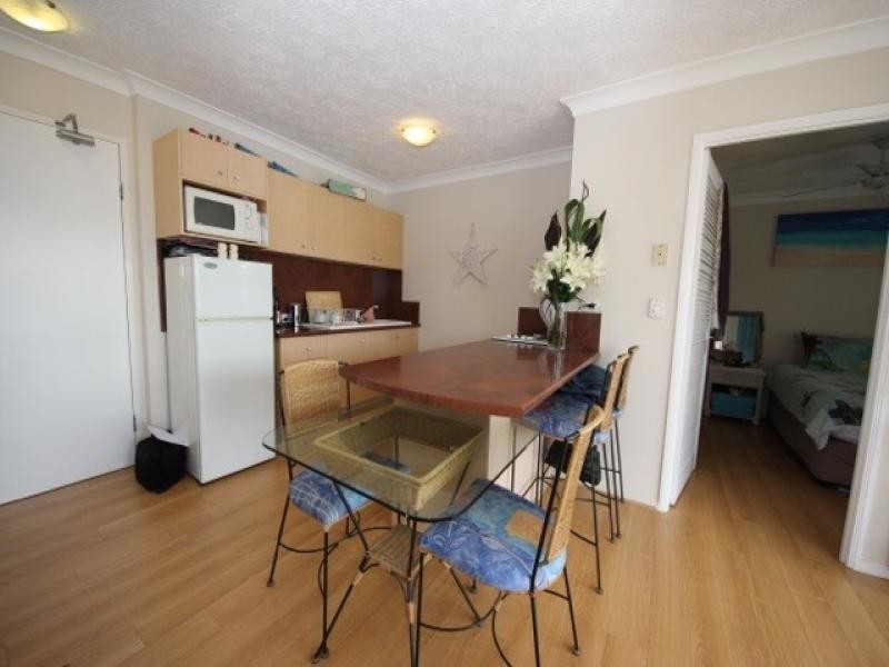 72/210 Surf Parade, Broadbeach QLD 4218