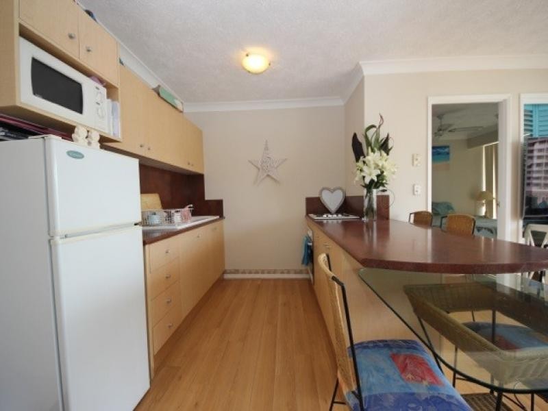 72/210 Surf Parade, Broadbeach QLD 4218