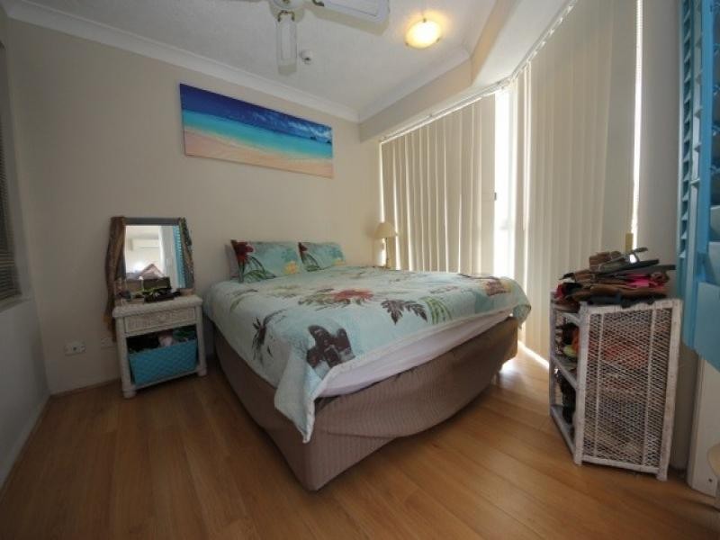 72/210 Surf Parade, Broadbeach QLD 4218