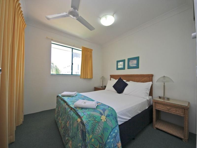 20 Anne Avenue, Broadbeach QLD 4218