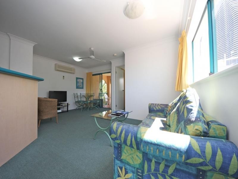 20 Anne Avenue, Broadbeach QLD 4218