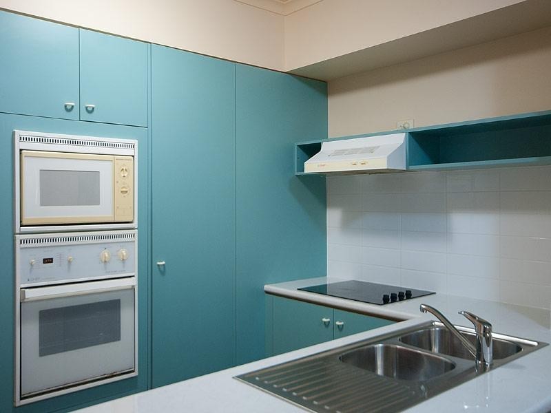 127/10 Alexandra Avenue, Broadbeach QLD 4218