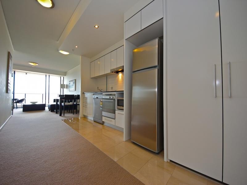 22 Sierra Grand, Surf Parade, Broadbeach QLD 4218