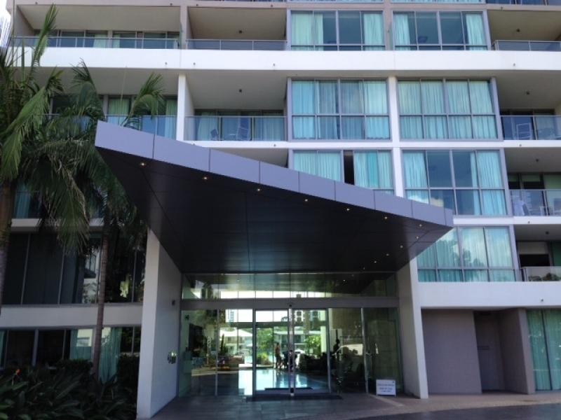 15/33 TE Peters Drive, Broadbeach Waters QLD 4218