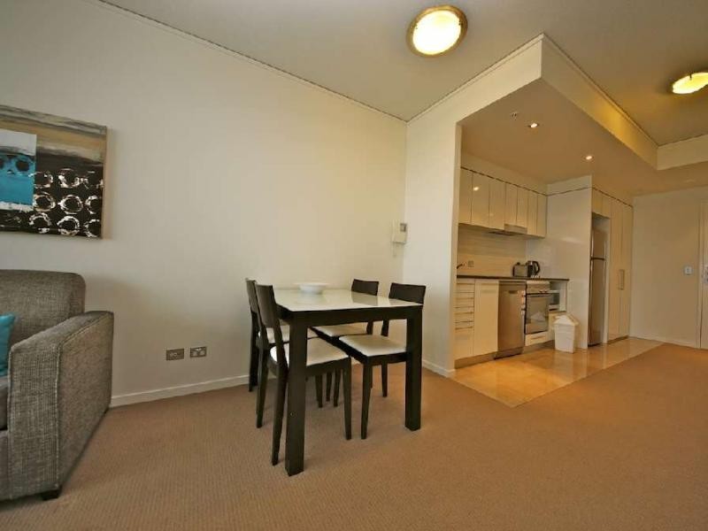 2009/22 Surf Parade, Broadbeach QLD 4218