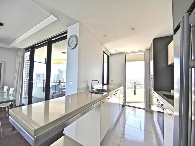 04/89 THE WAVE, 89 Surf Parade, Broadbeach QLD 4218