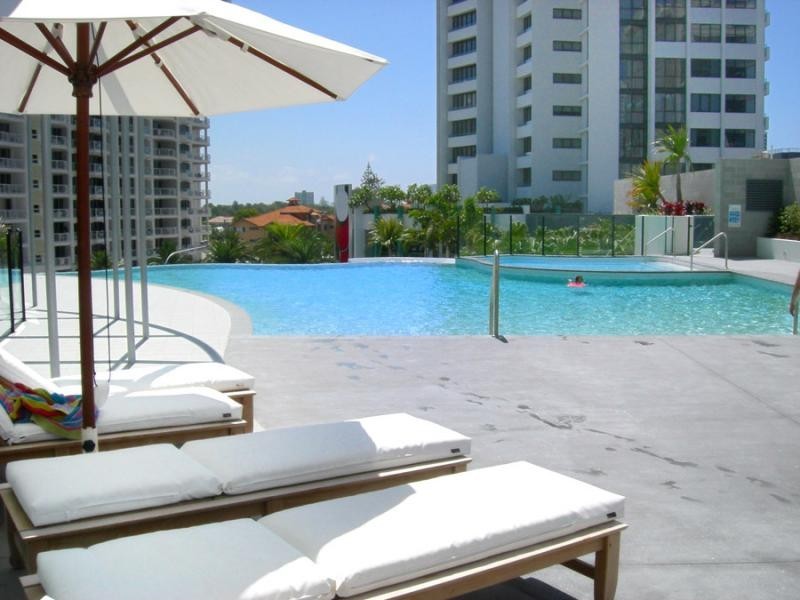 04/89 THE WAVE, 89 Surf Parade, Broadbeach QLD 4218