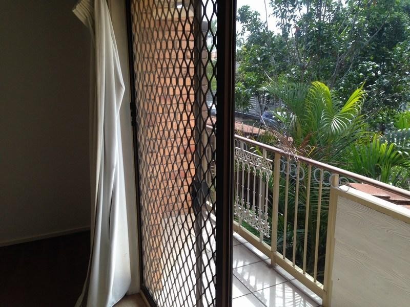 9 Eady Avenue, Broadbeach Waters QLD 4218