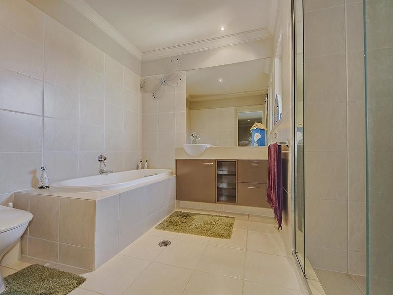 55 Paradise Springs Avenue, Robina QLD 4226