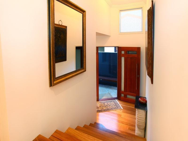 L1,3 La Spezia Court, Isle Of Capri QLD 4217