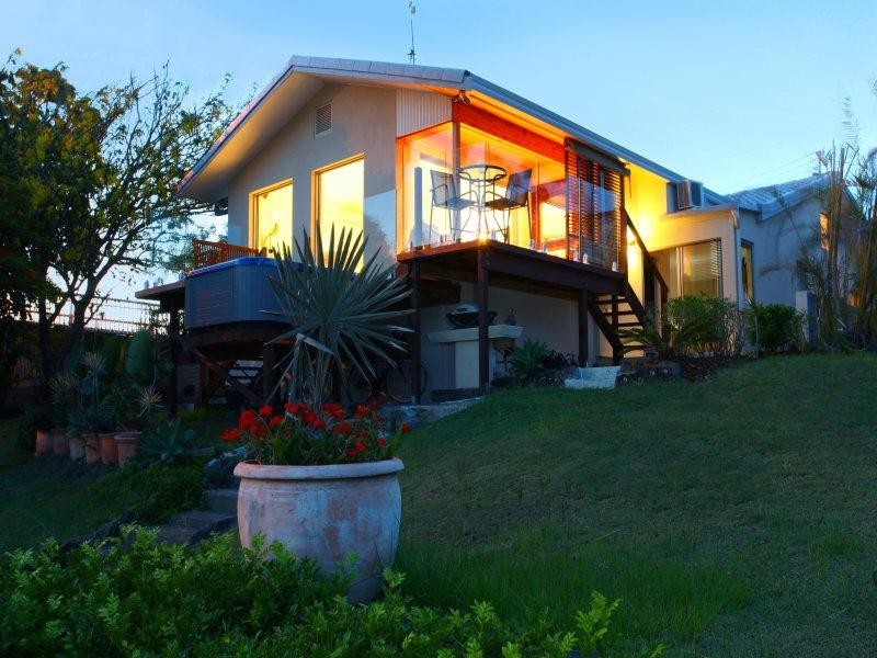 L1,3 La Spezia Court, Isle Of Capri QLD 4217