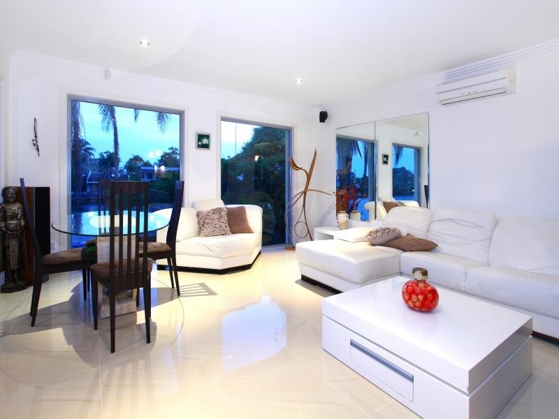 3 La Spezia, Court, Isle Of Capri QLD 4217