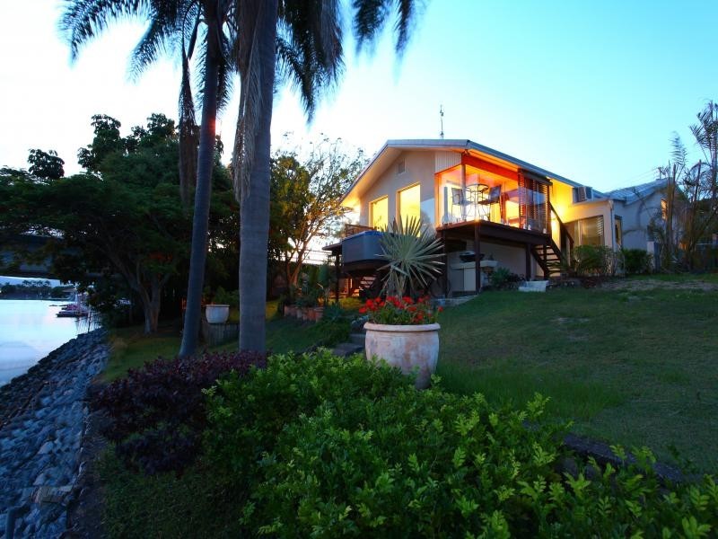 3 La Spezia, Court, Isle Of Capri QLD 4217