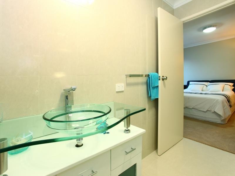 3 La Spezia, Court, Isle Of Capri QLD 4217