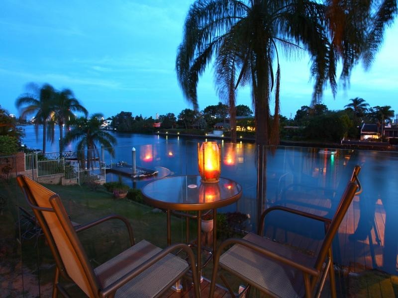 3 La Spezia, Court, Isle Of Capri QLD 4217