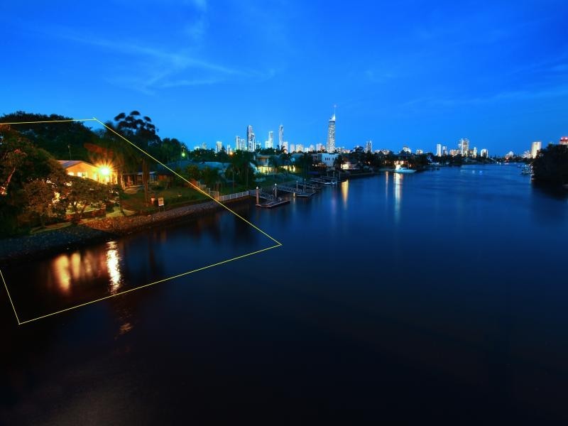 3 La Spezia, Court, Isle Of Capri QLD 4217