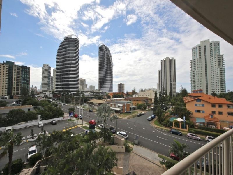 511/42 Surf Parade, Broadbeach QLD 4218
