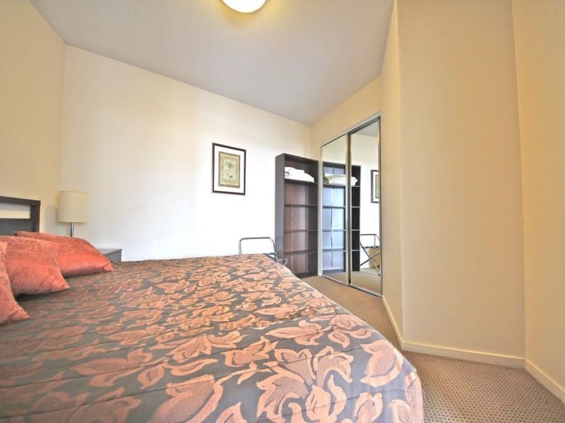 511/42 Surf Parade, Broadbeach QLD 4218