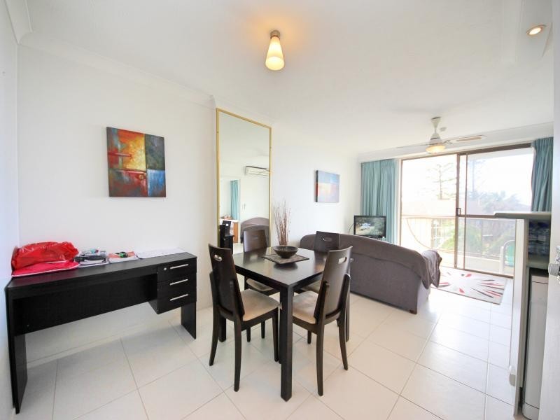 4 Britannia Ave, Broadbeach QLD 4218