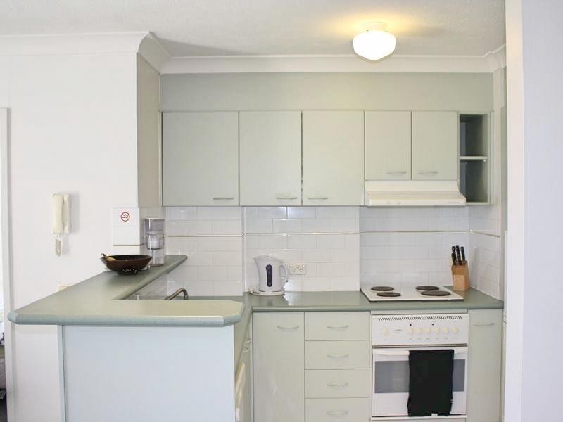 4 Britannia Ave, Broadbeach QLD 4218