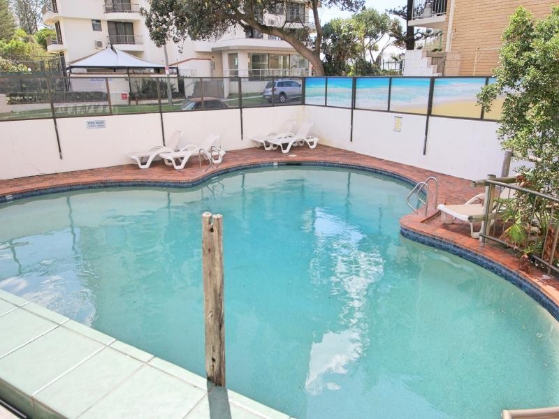 4 Britannia Ave, Broadbeach QLD 4218