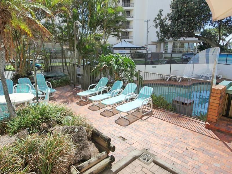 4 Britannia Ave, Broadbeach QLD 4218