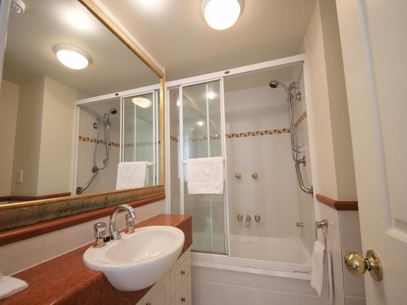 24 Queensland Ave ‘Phoenician’, Broadbeach QLD 4218