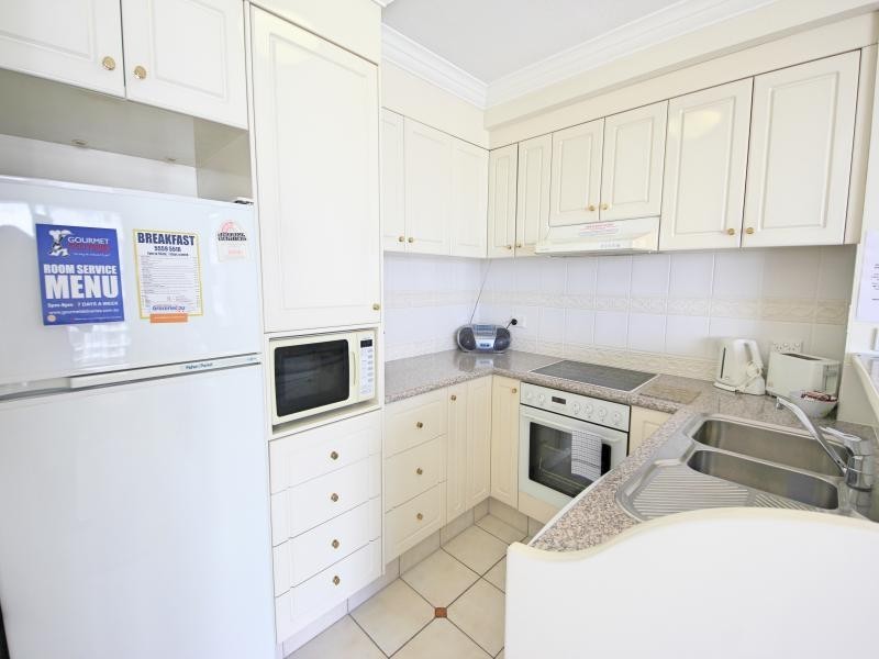 24 Queensland Ave ‘Phoenician’, Broadbeach QLD 4218
