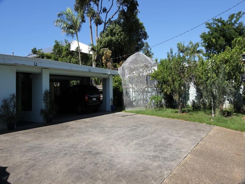 47 Bermuda St, Broadbeach Waters QLD 4218