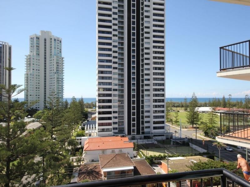 30 Surf Parade, Broadbeach QLD 4218