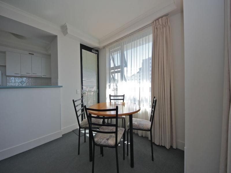 30 Surf Parade, Broadbeach QLD 4218