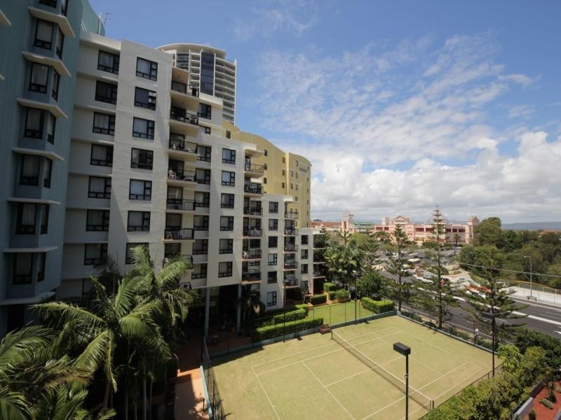 30 Surf Parade, Broadbeach QLD 4218