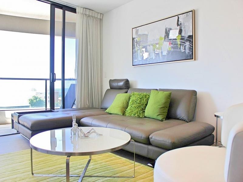4 Oracle, Charles Ave, Broadbeach QLD 4218
