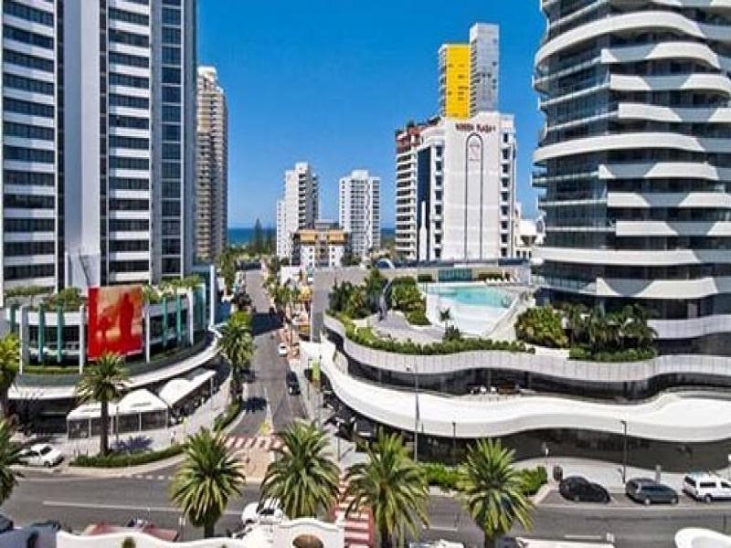 90 Surf Parade, Broadbeach QLD 4218