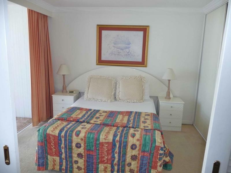 90 Surf Parade, Broadbeach QLD 4218