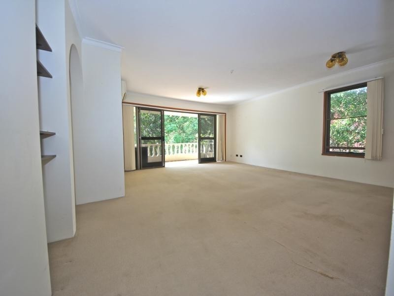 27 Second Avenue, Broadbeach QLD 4218