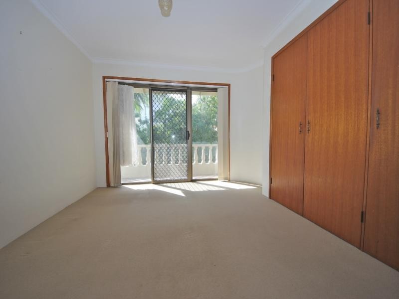 27 Second Avenue, Broadbeach QLD 4218