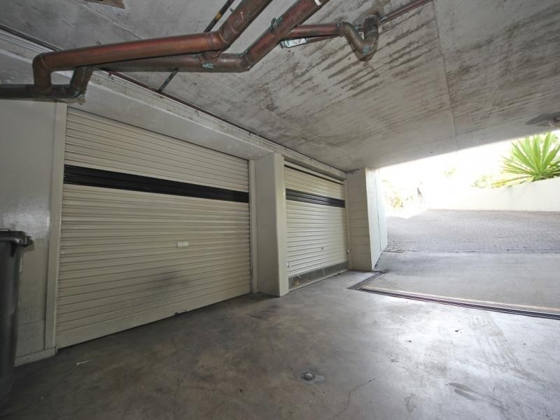 27 Second Avenue, Broadbeach QLD 4218