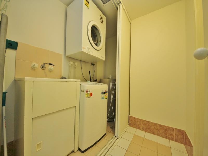 10 Alexandra Avenue, Broadbeach QLD 4218