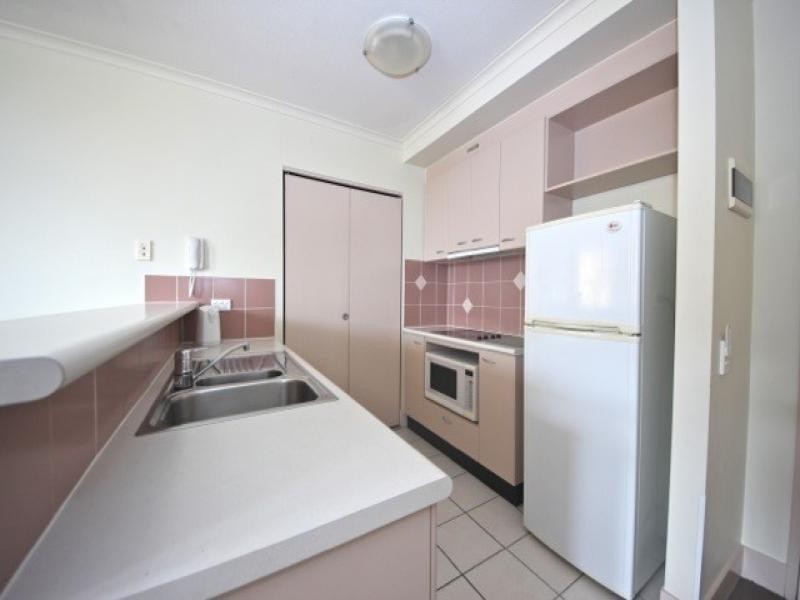 513/30 Surf Parade, Broadbeach QLD 4218