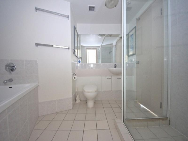 513/30 Surf Parade, Broadbeach QLD 4218