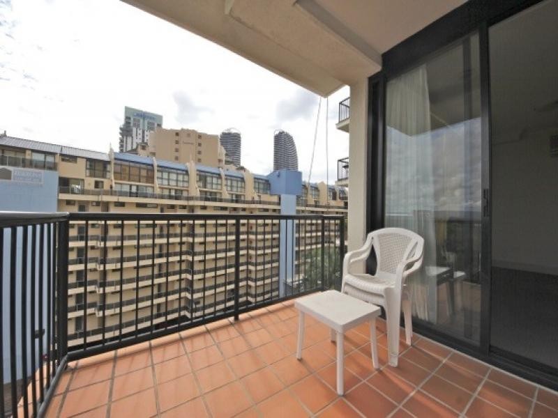 513/30 Surf Parade, Broadbeach QLD 4218