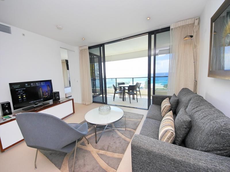 4 Oracle, Charles Ave, Broadbeach QLD 4218