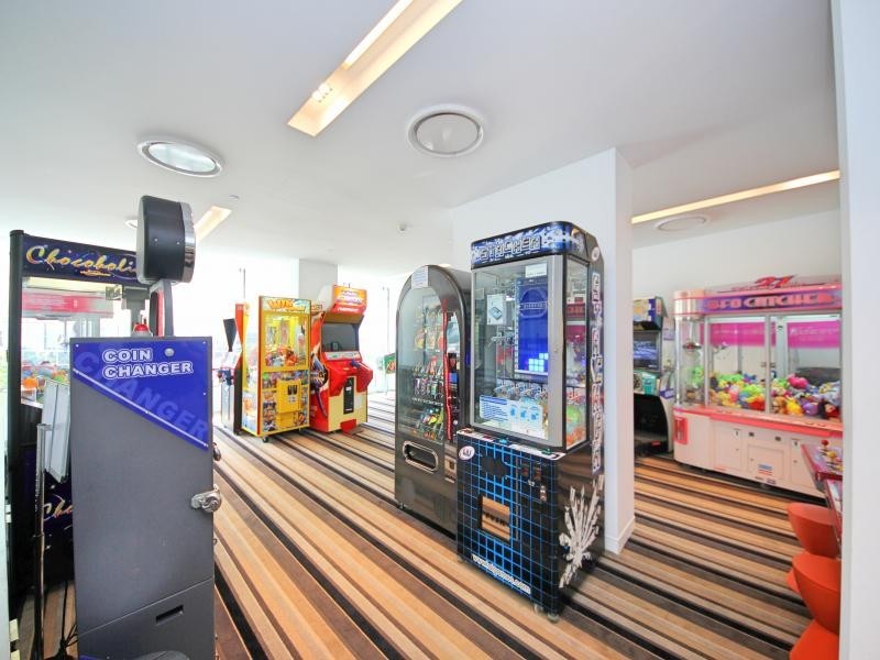 4 Oracle, Charles Ave, Broadbeach QLD 4218