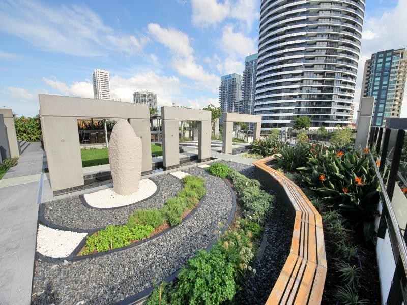 4 Oracle, Charles Ave, Broadbeach QLD 4218