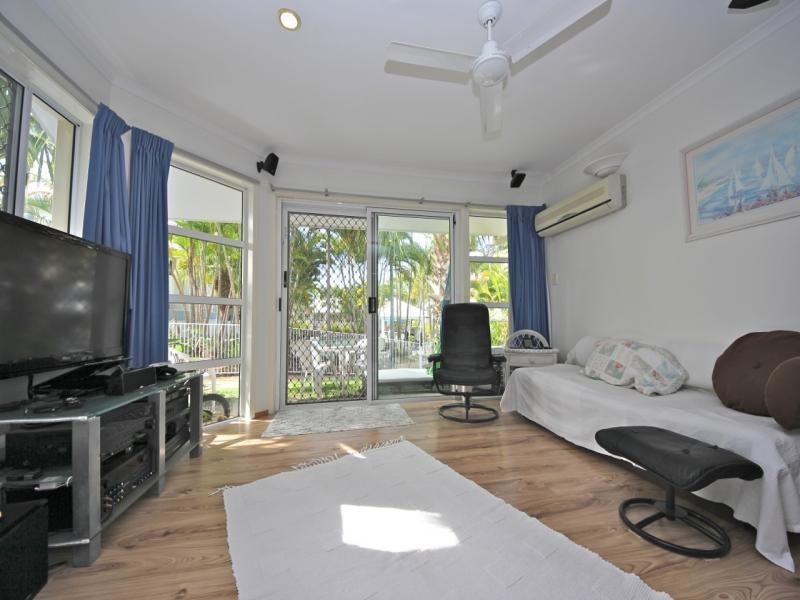 16 Crescent Avenue, Mermaid Beach QLD 4218