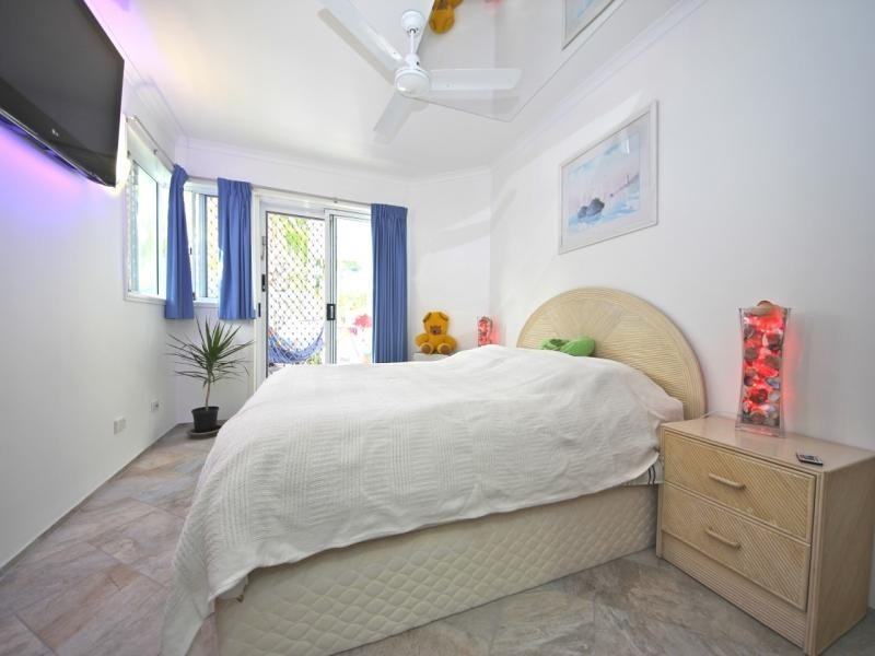 16 Crescent Avenue, Mermaid Beach QLD 4218